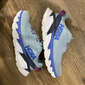 Hoka One One women’s size 7.5